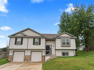 3621 NE 85th St, Kansas City, MO 64156