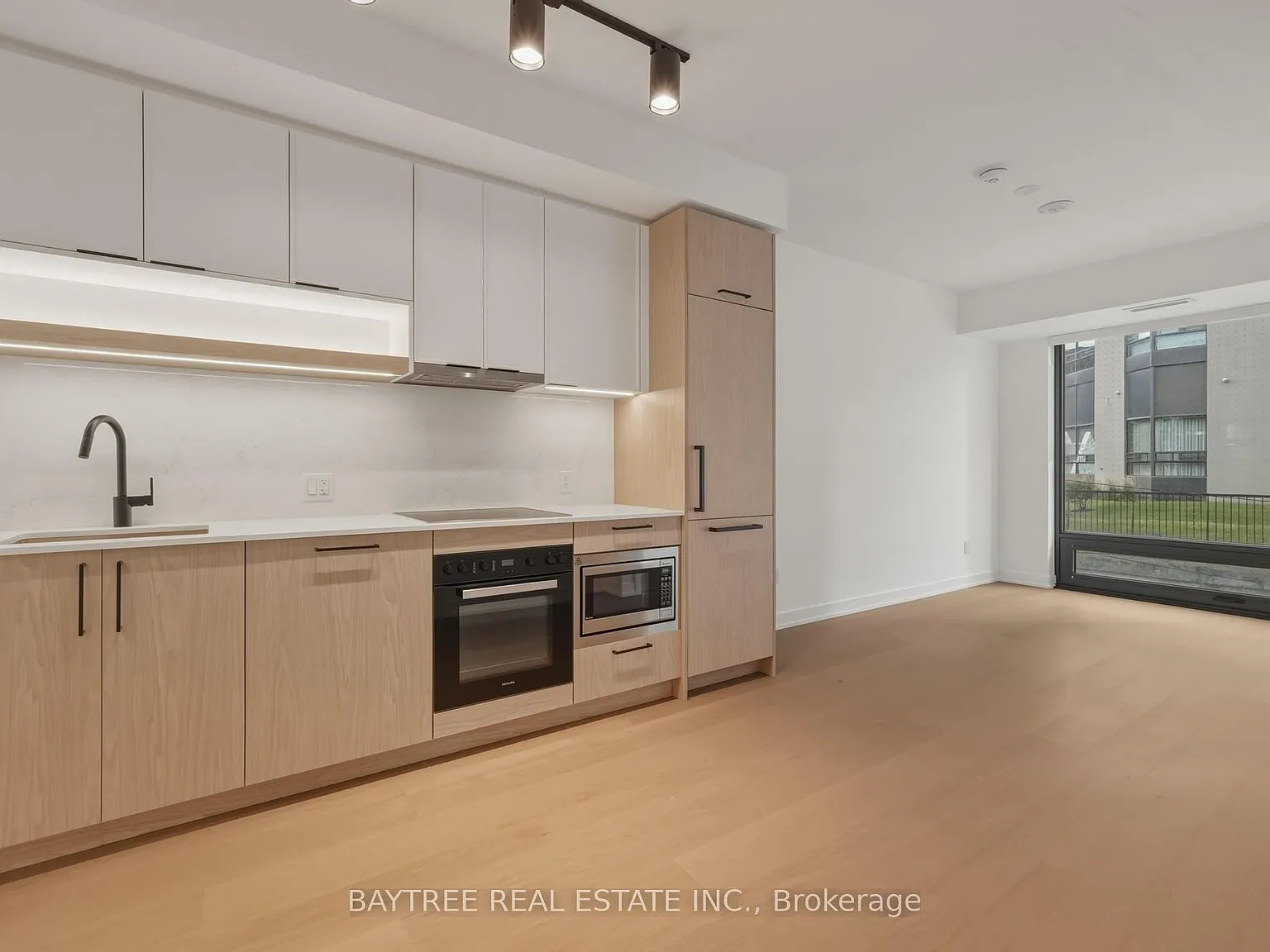 1 bed, $2,300 — Photo 2