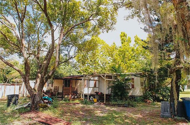 1st image of 2371 Laurel Ln