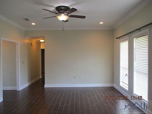 3rd image of 362 Daralyn Dr