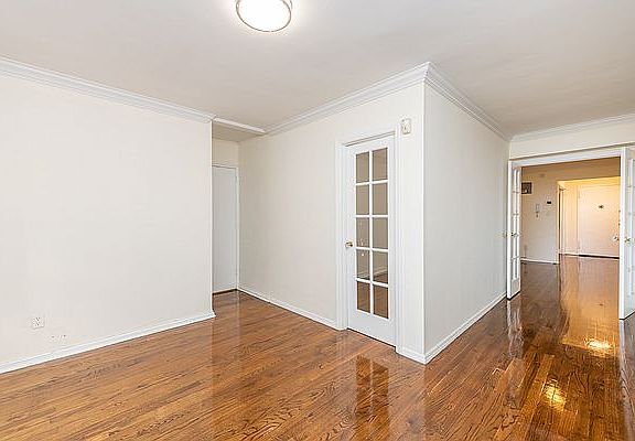 3rd image of 1420 York Ave #3GA