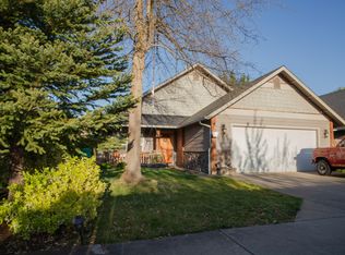 1439 SW Sturgeon Ct, Grants Pass, OR 97527