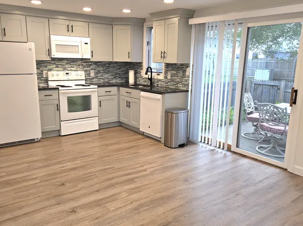 7 Lee St, Pawtucket, RI 02861