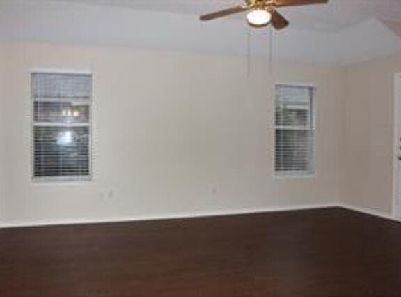 4th image of 532 Majestic Park Ln