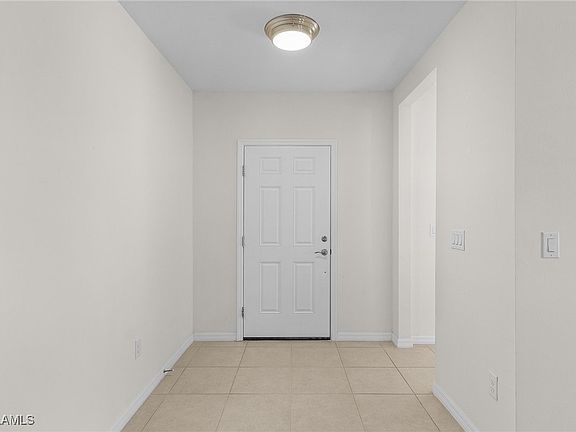 4th image of 1405 SE 20th Pl