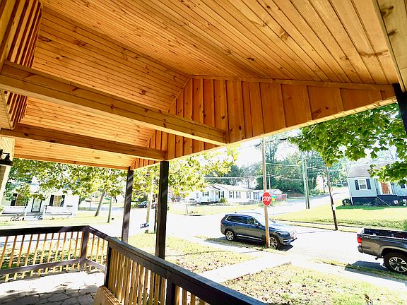 5th image of 435 Oglewood Ave