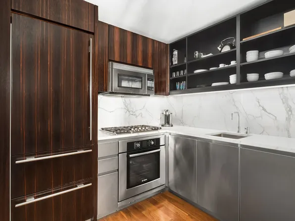 515 East 72nd Street image 4 of 14