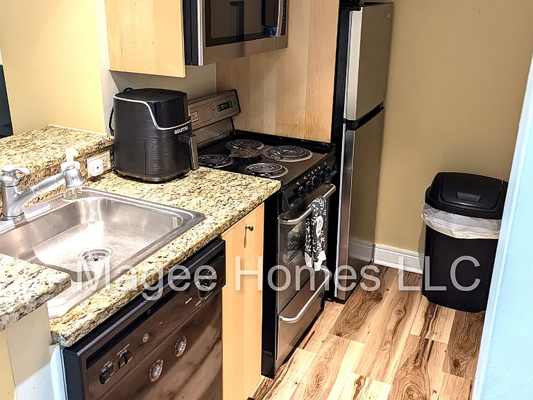 37 Hiawassee St #W201 — Photo 3