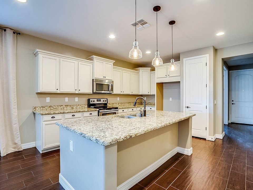 GREAT KITCHEN
