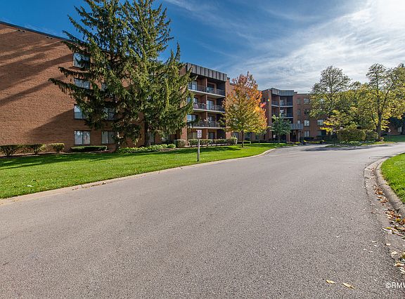 3rd image of 263 S Clubhouse Dr Unit 321