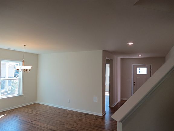 4th image of 451 Rolling Meadows Dr