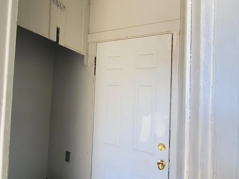 3345 Hogarth Ave #2 — Photo 45
