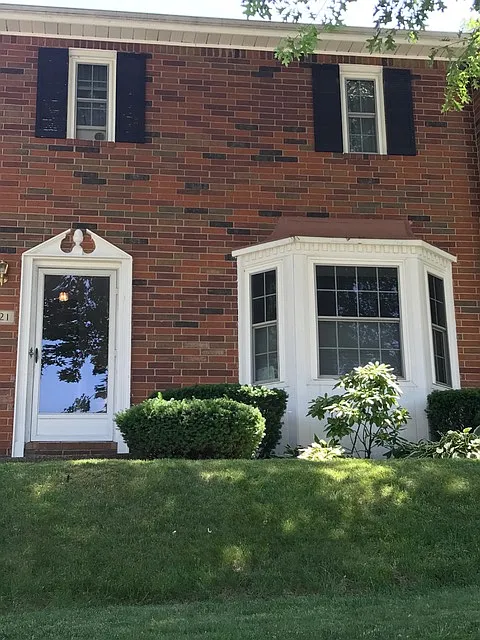 621 Young Rd photo 1