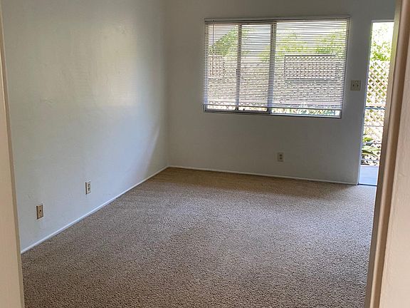 5th image of 379 Rosecrans St