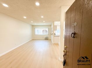 5461 Kester Ave APT 101, Sherman Oaks, CA 91411