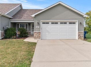 817 Casey Dr, Minooka, IL 60447