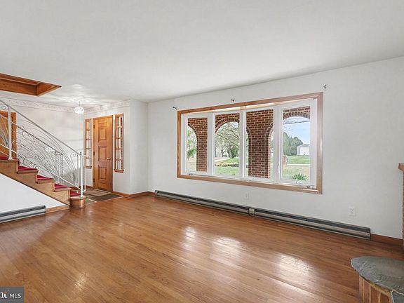 5th image of 205 N Middlesex Rd