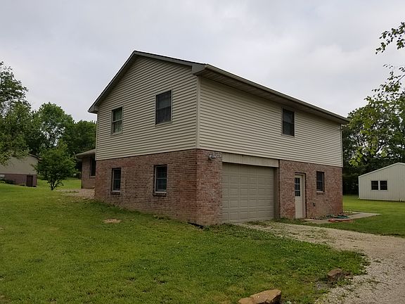 4th image of 425 Leirer St