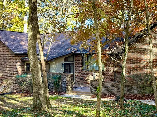 4306 Autumn Leaves Trl SE, Decatur, AL 35603