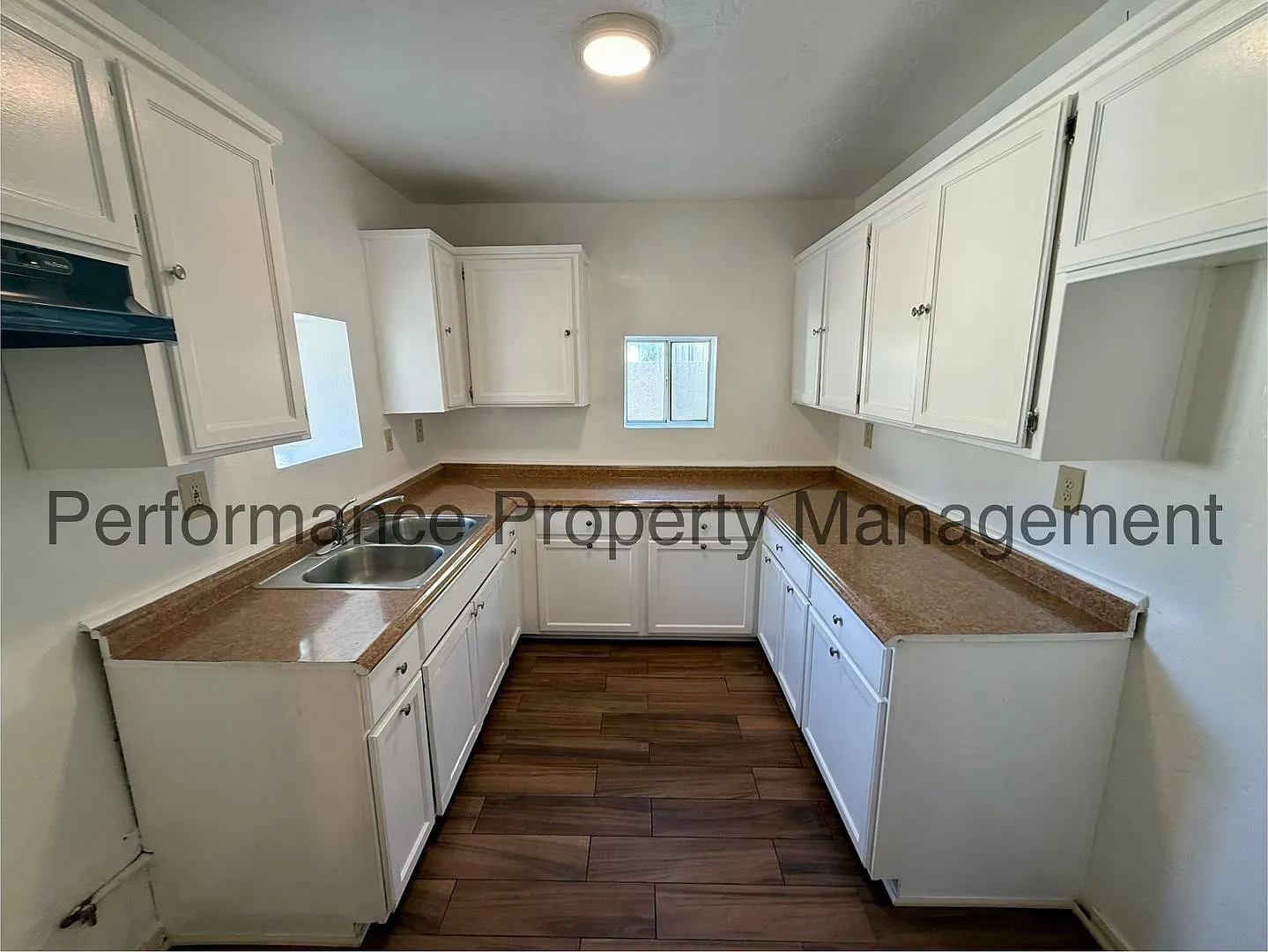 Woodrow Ave 720 — Photo 4