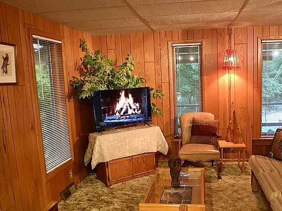 Great room conv area