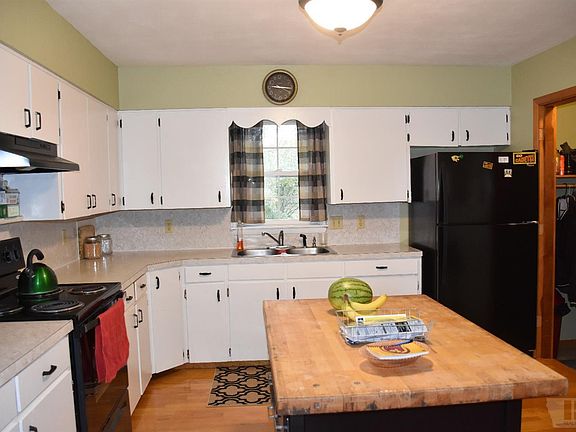4th image of 2414 Ellis Ave