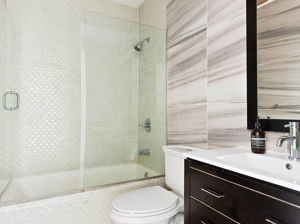 333 Gates Avenue image 12 of 22