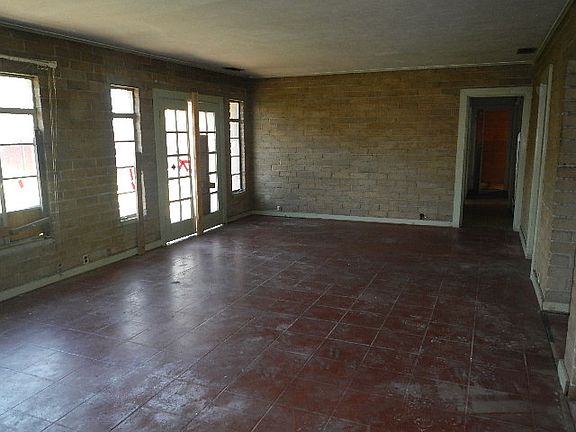 4th image of 4994 E Grant Ave