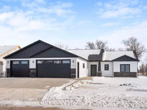 515 Mehrer Dr, Bismarck, ND 58504