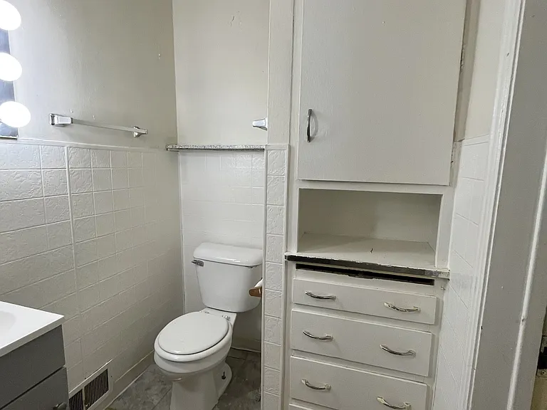 812 W Main St #1 — Photo 14