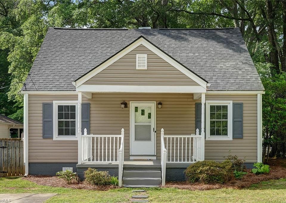 1st image of 2021 Bluemont Dr