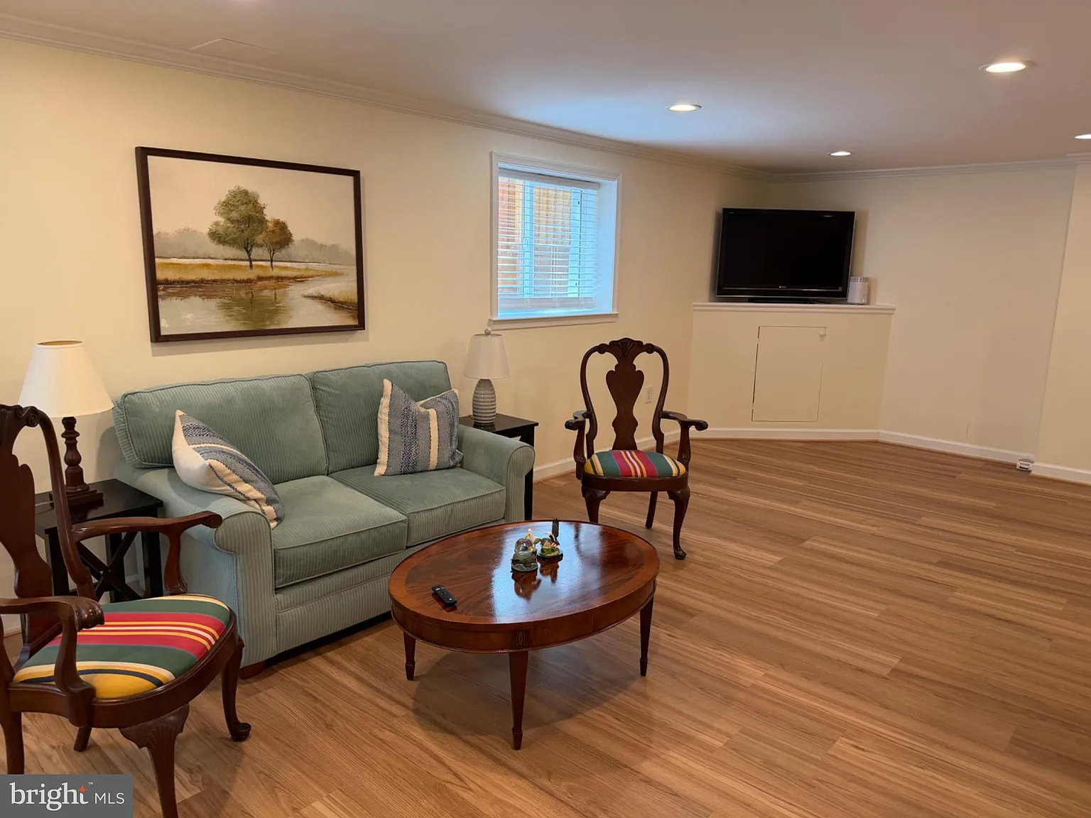 2 bed, 1.0 bath, 2884 sqft, $1,900 — Photo 4