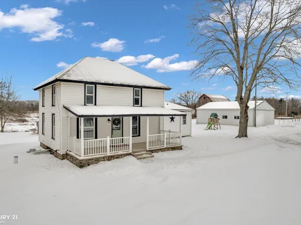 6178 E 86th St, Newaygo, MI 49337