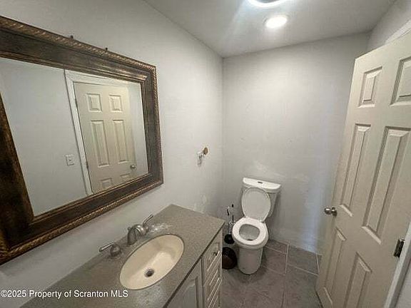 2nd image of 810-812 Main St #810-A
