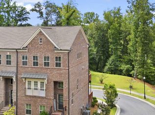 402 Via Secco Ln, Suwanee, GA 30024