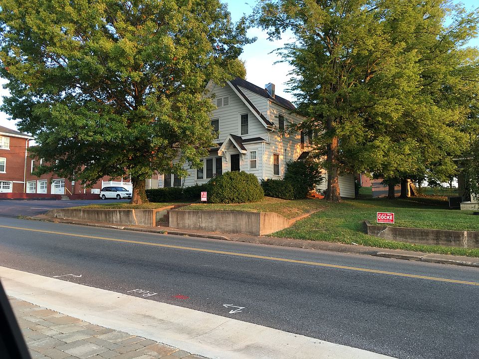 1st image of 205 E 12th St