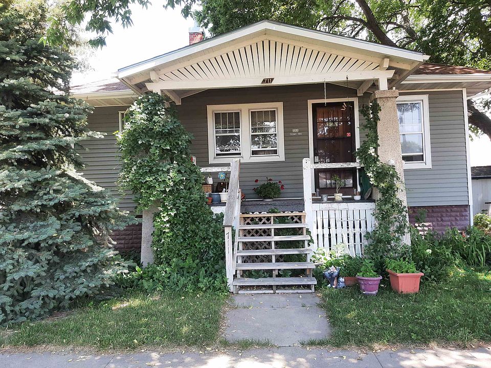 1st image of 711 N Ash St