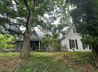 495 Cahas Ln, Boones Mill, VA 24065