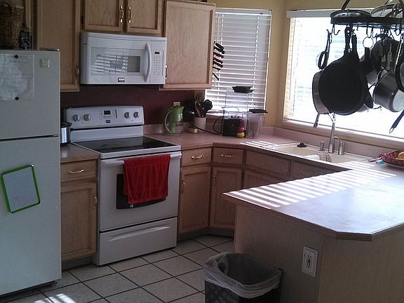 4th image of 246 Lakeview Dr