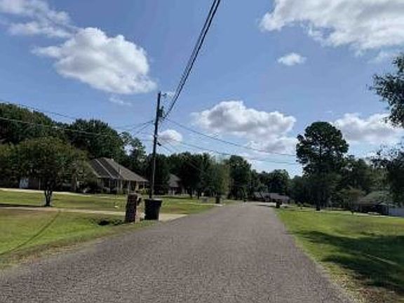 Exterior Neighborhood (street photo)