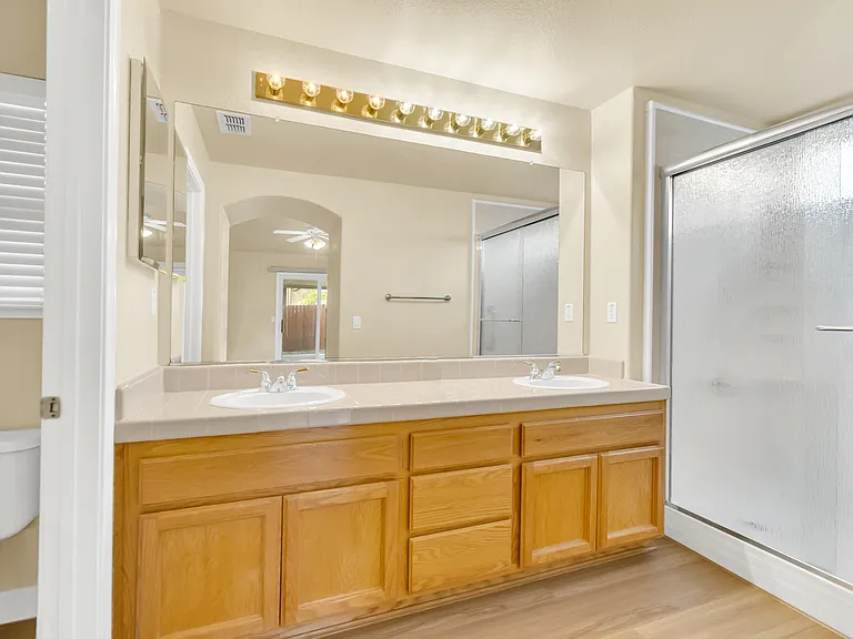 8795 Monterey Oaks Dr — Photo 39