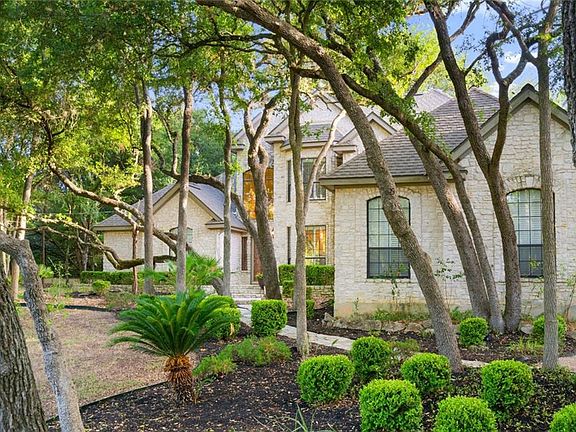 3rd image of 901 Snyder Hill Dr