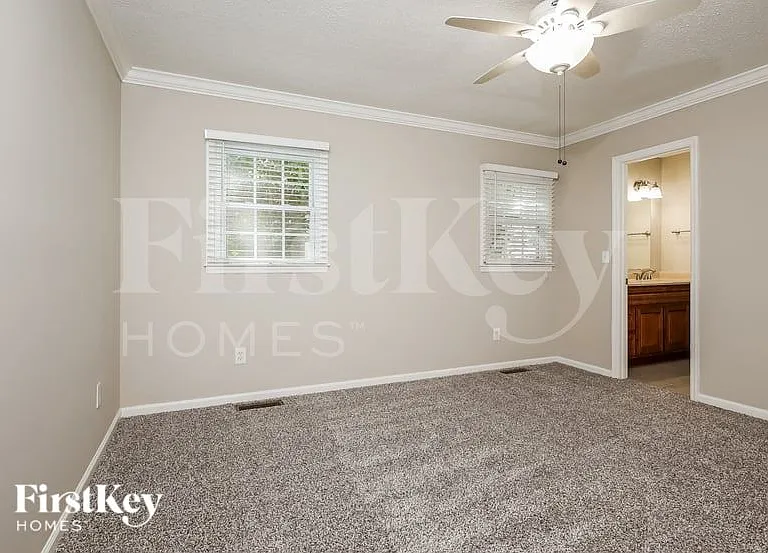2332 Vanderbilt Dr — Photo 9
