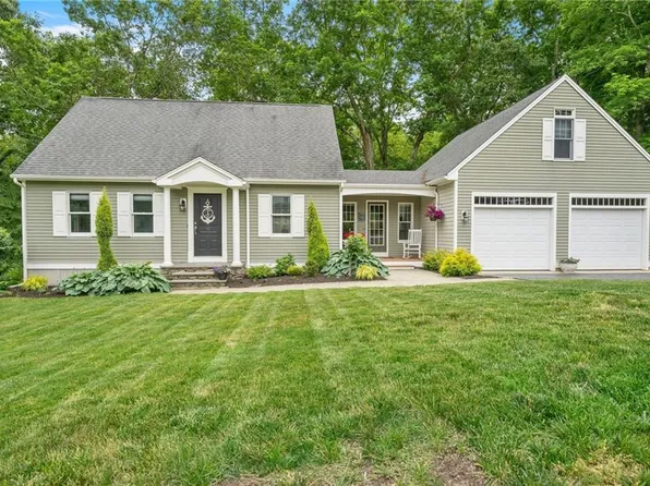 42 Spring St, Bristol, RI 02809