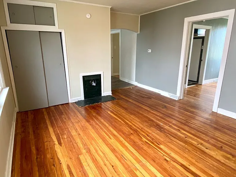 1806 Owens Rd — Photo 3