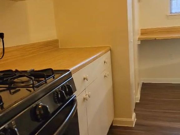 3rd image of 422 N Armistead St APT 203