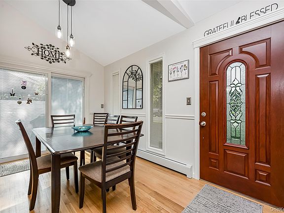 4th image of 10 Larkin Street