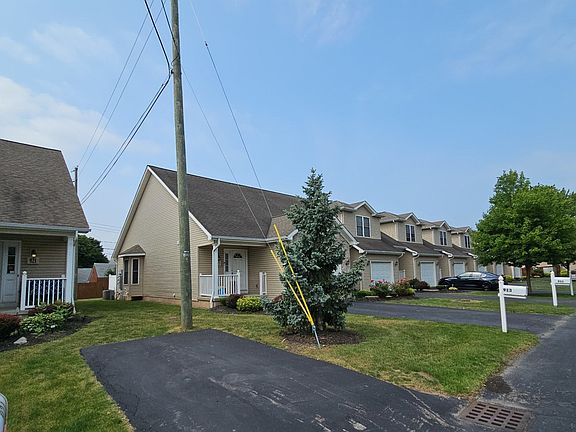 3rd image of 913 Maryvale Dr #913