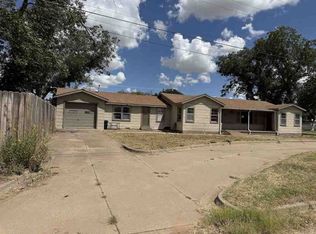 854 E 14th St, Colorado City, TX 79512
