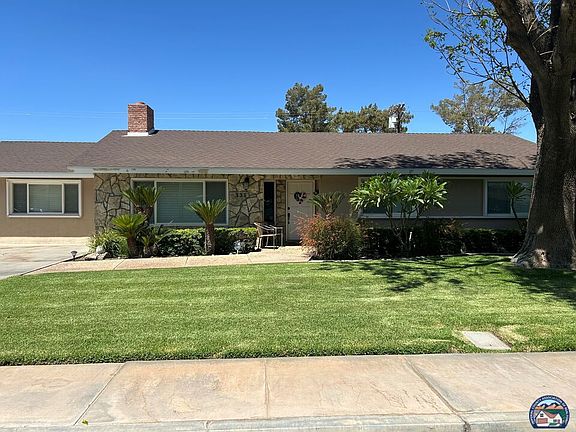 4th image of 331 Terrace Cir